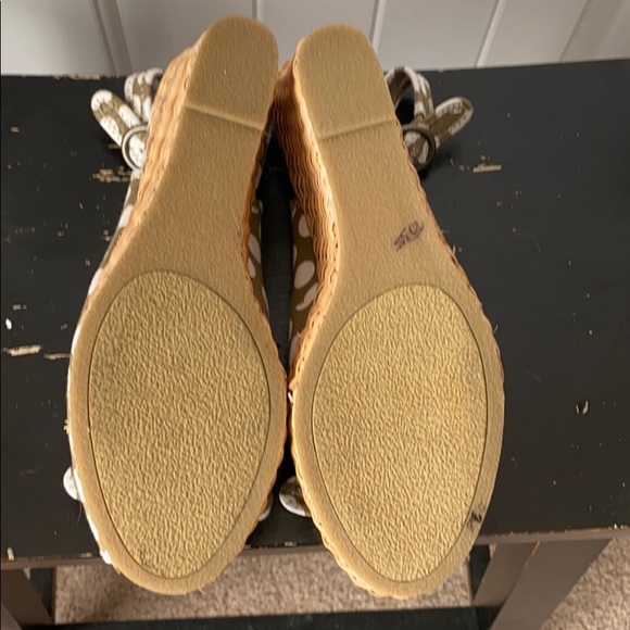 Shoes - Picture 4 of 5